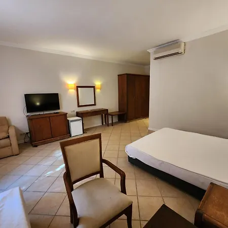 Costa 3s Hotel *